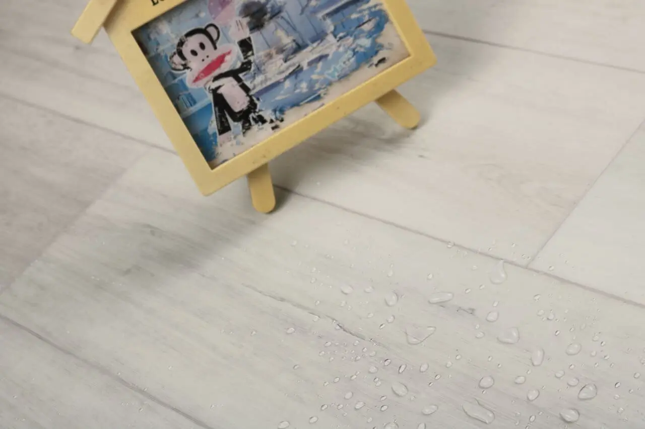 Клеевая кварцвиниловая LVT плитка DeART GRAND DG 9503, 184х1220х2,5мм