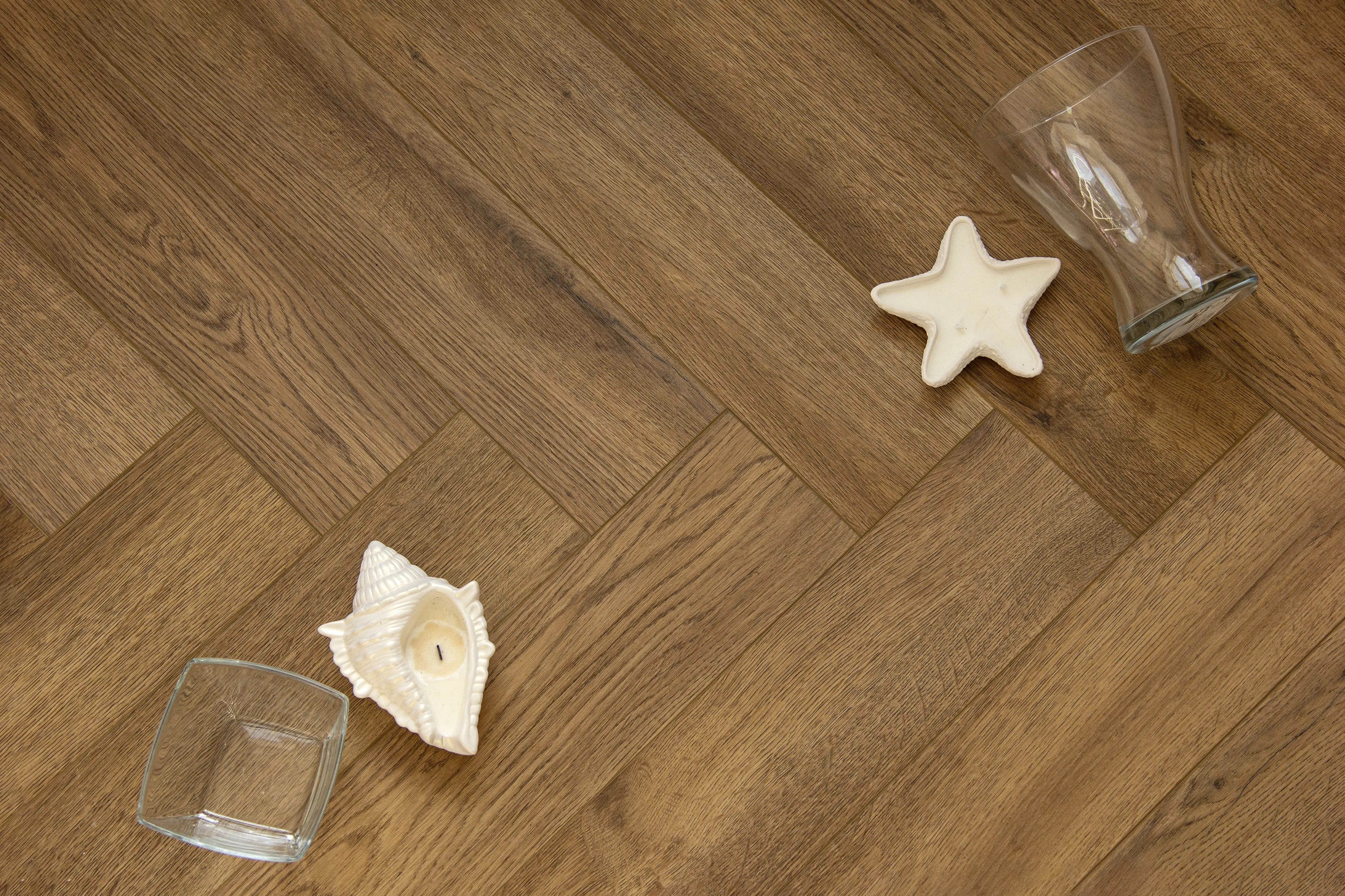 Клеевая кварцвиниловая LVT плитка DeART GRAND DG 9420 "Ёлка", 135х640х2,5мм