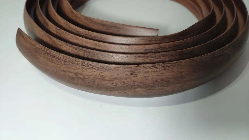 Порог гибкий универсальный 40мм 3,0м (рулон) Орех миланский "Идеал"