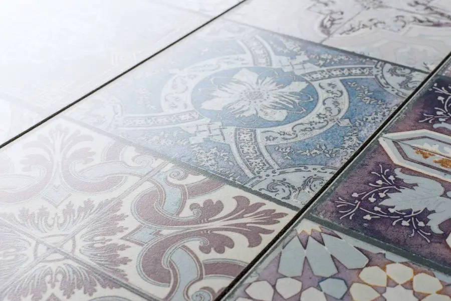 8mm-Visio-Grande-AC4-4V-Marbella-Glazed-47552_plank-scaled