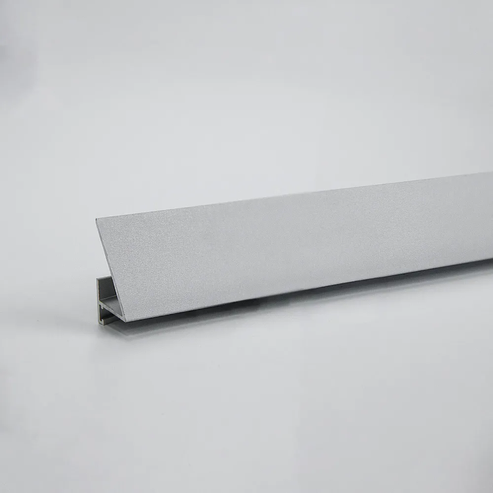 Микроплинтус угловой 16-25мм 2,4м анод. серебро матовый, шт