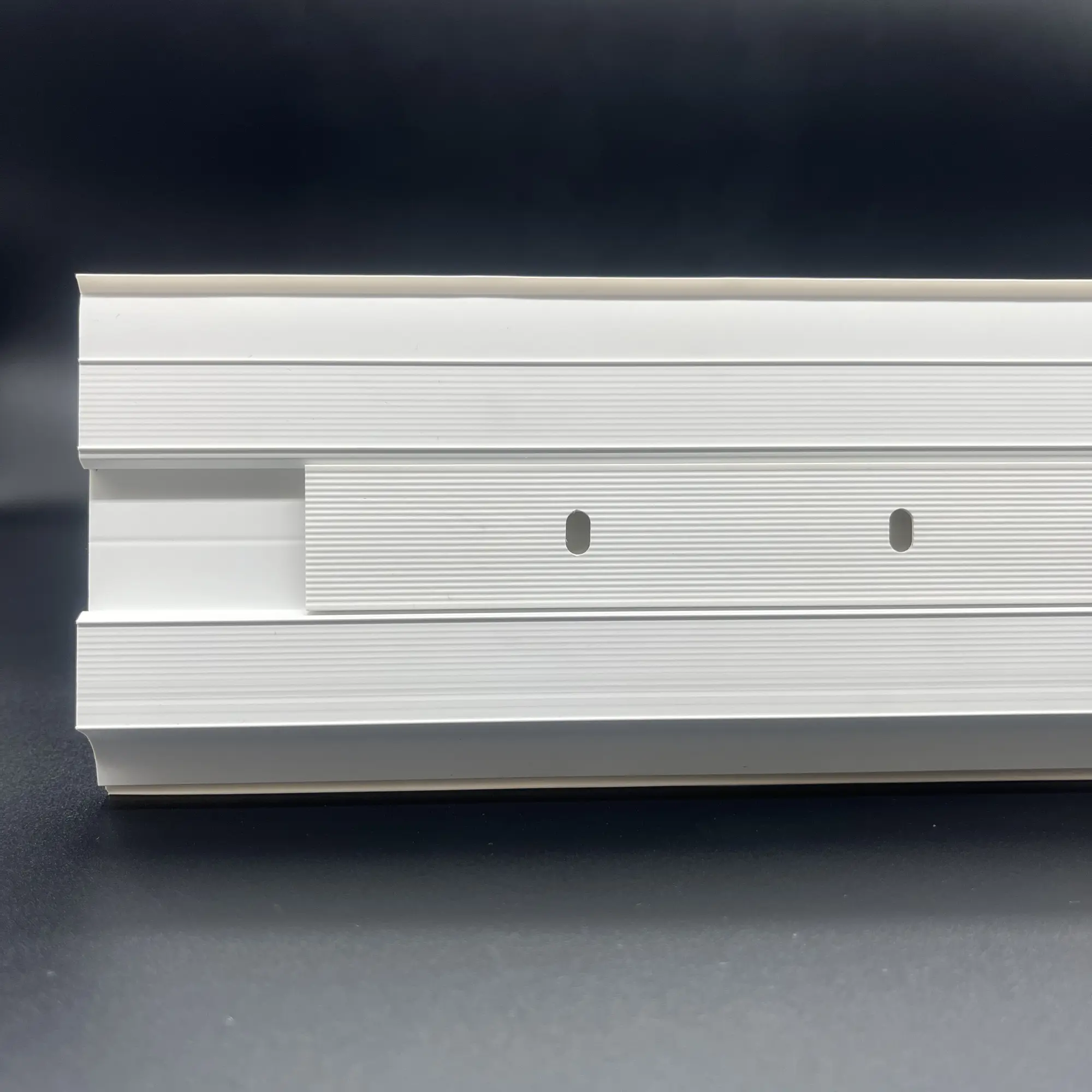 Плинтус напольный фигурный 80мм 2,2м "Идеал Дюра", 001 Белый